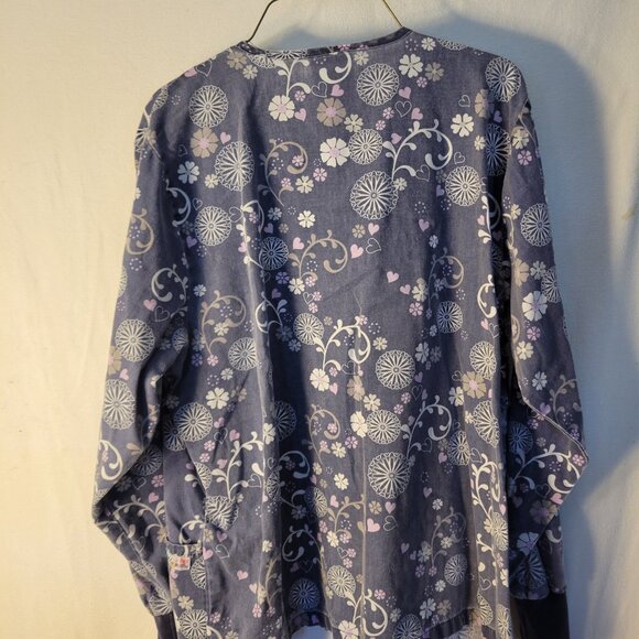 Uniform Advantagee Scrub Top -- ITEM #1663 - Picture 3 of 3